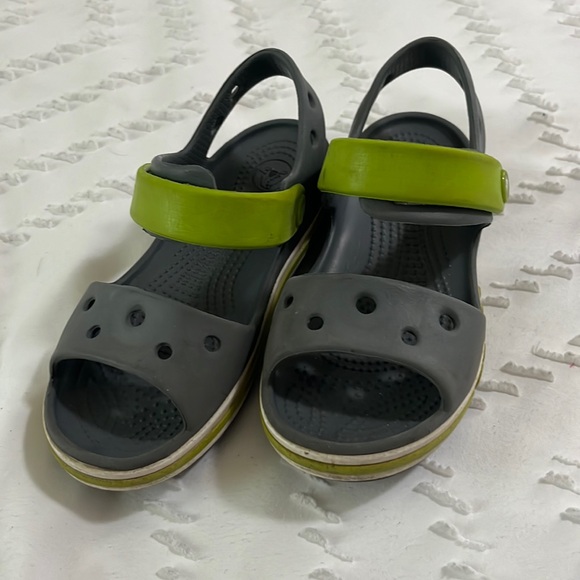 🐊 Crocs Lime Green and Gray Toddler Sandal with Adjustable Strap C11 - Picture 1 of 5
